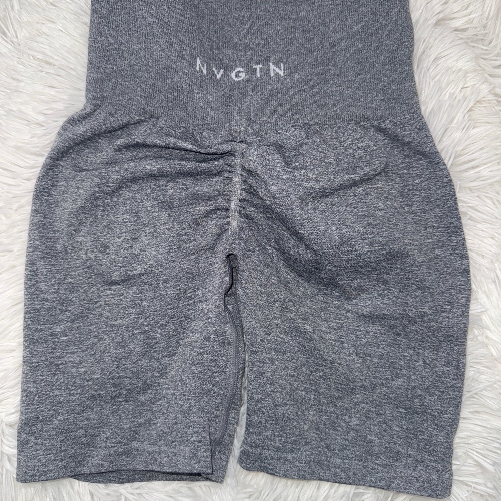 NVGTN XS Grey Shorts with butt-scrunch